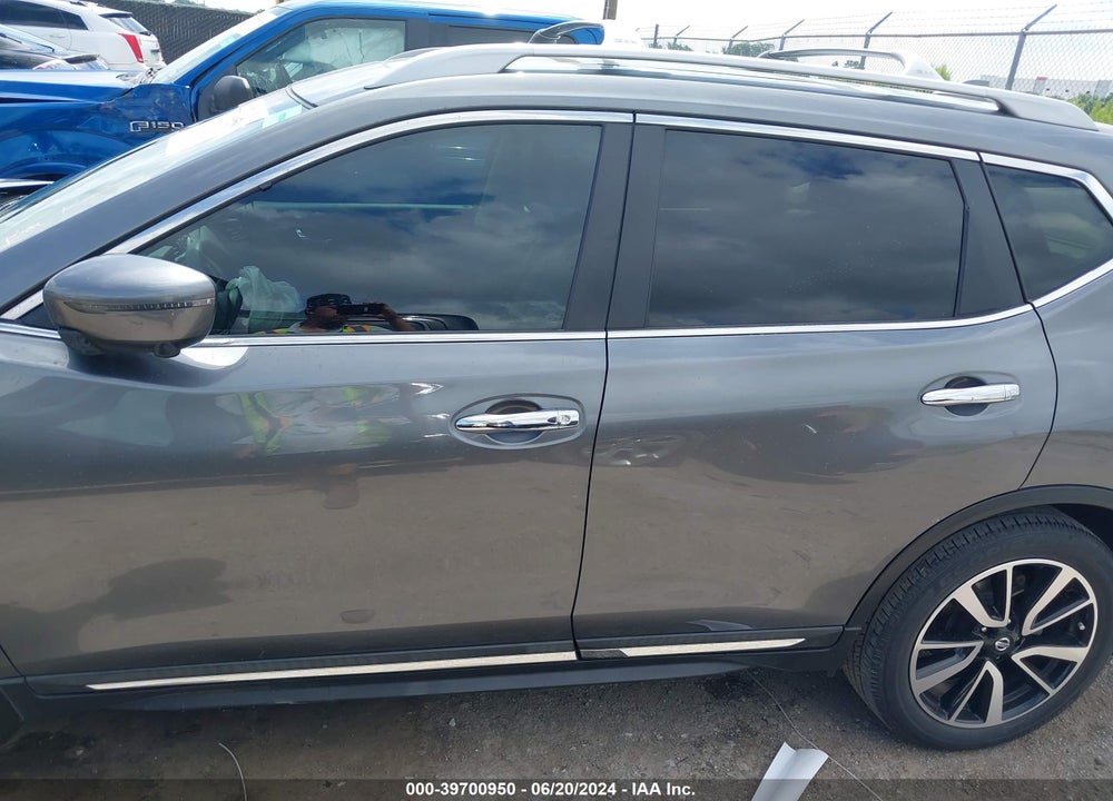 2019 NISSAN ROGUE SL VIN: 5N1AT2MT6KC822942