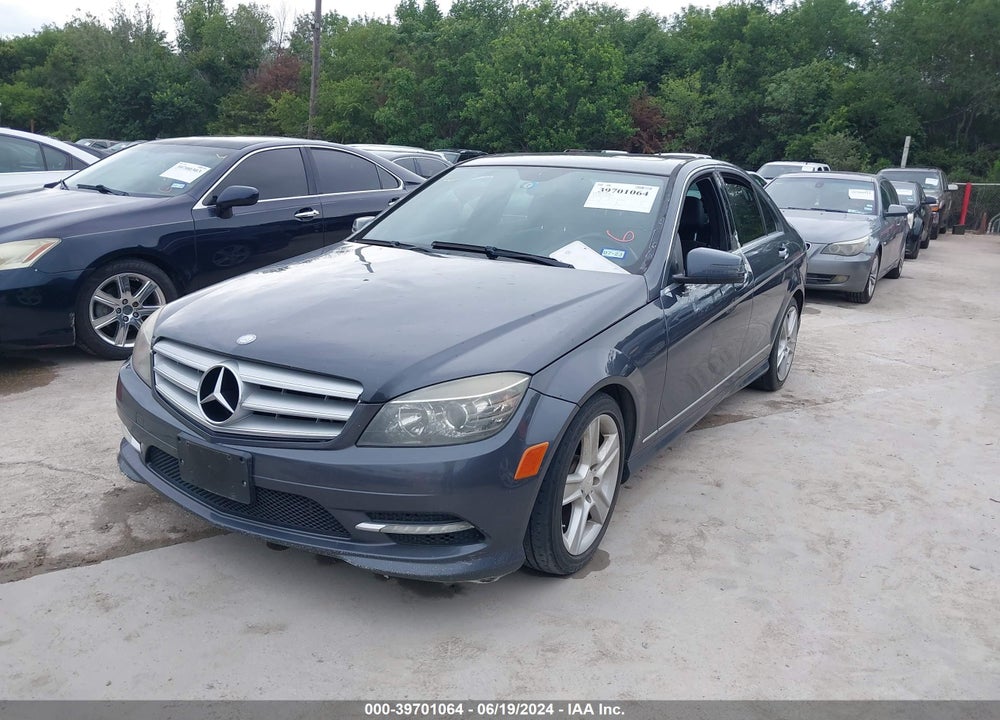 2011 MERCEDES-BENZ C 300 LUXURY/SPORT VIN: WDDGF5EB6BR147304