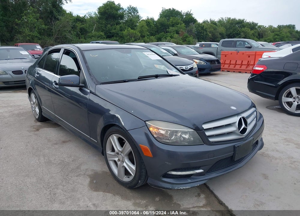 2011 MERCEDES-BENZ C 300 LUXURY/SPORT VIN: WDDGF5EB6BR147304
