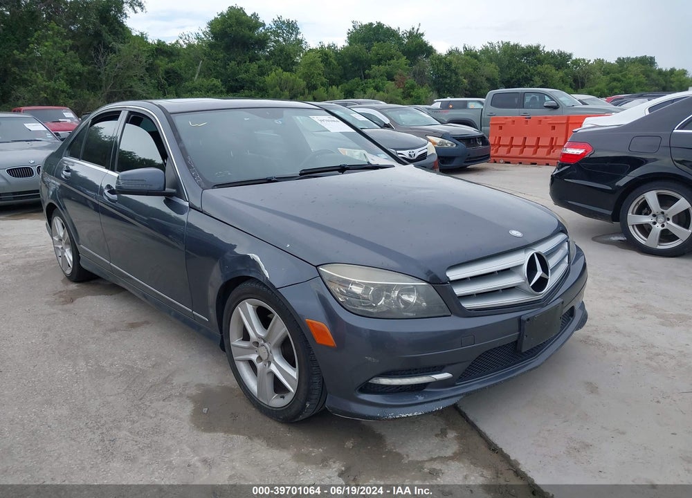 2011 MERCEDES-BENZ C 300 LUXURY/SPORT VIN: WDDGF5EB6BR147304