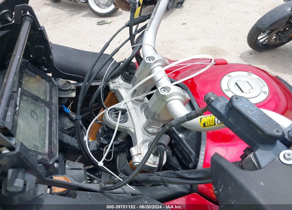 2015 YAMAHA XT1200ZE VIN: JYADP05E8FA000313