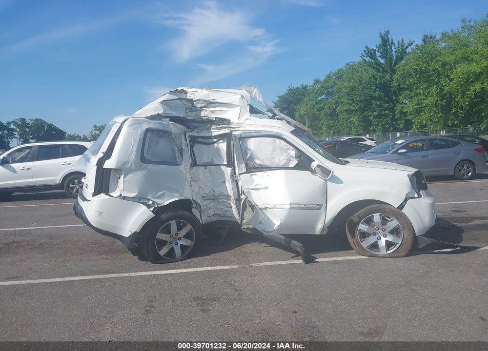 2013 HONDA PILOT TOURING VIN: 5FNYF4H97DB030616