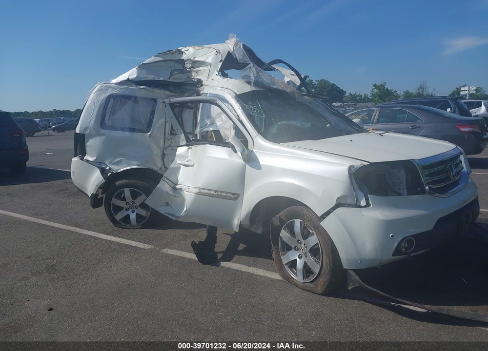 2013 HONDA PILOT TOURING VIN: 5FNYF4H97DB030616