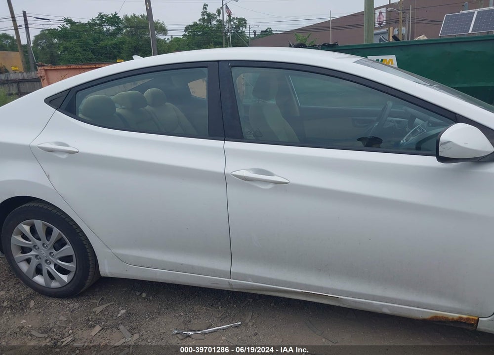 2011 HYUNDAI ELANTRA VIN: 5NPDH4AE7BH050234
