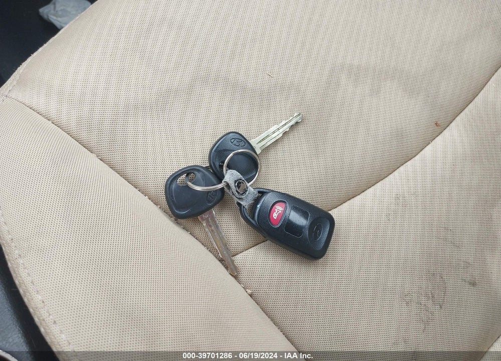2011 HYUNDAI ELANTRA VIN: 5NPDH4AE7BH050234