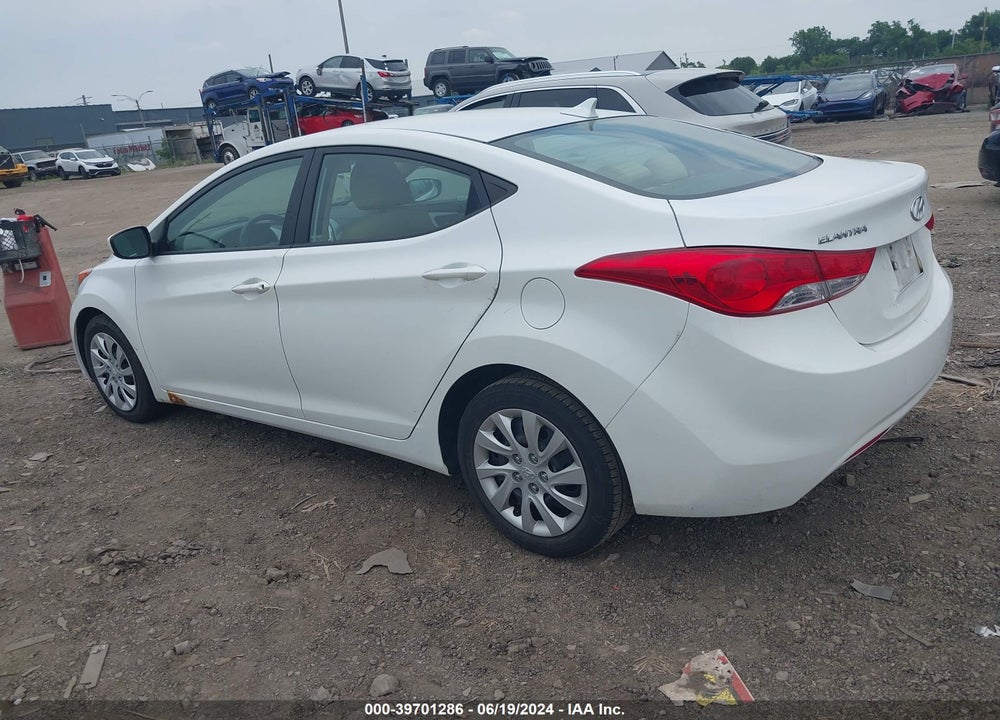 2011 HYUNDAI ELANTRA VIN: 5NPDH4AE7BH050234