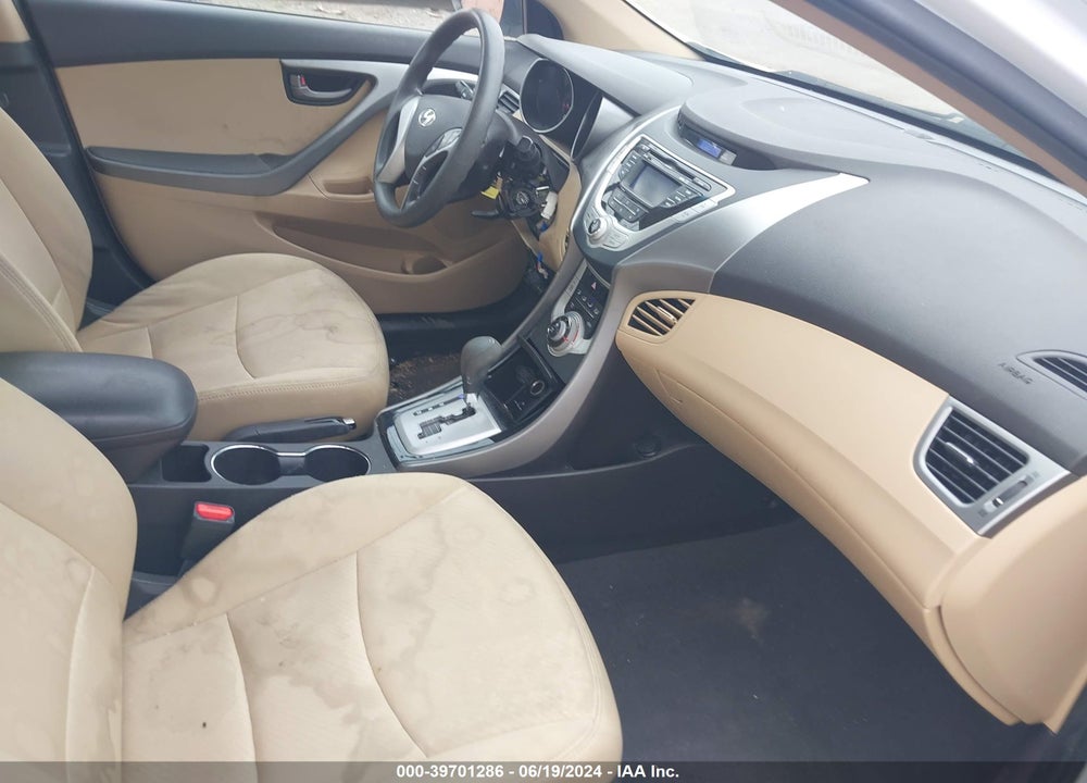 2011 HYUNDAI ELANTRA VIN: 5NPDH4AE7BH050234