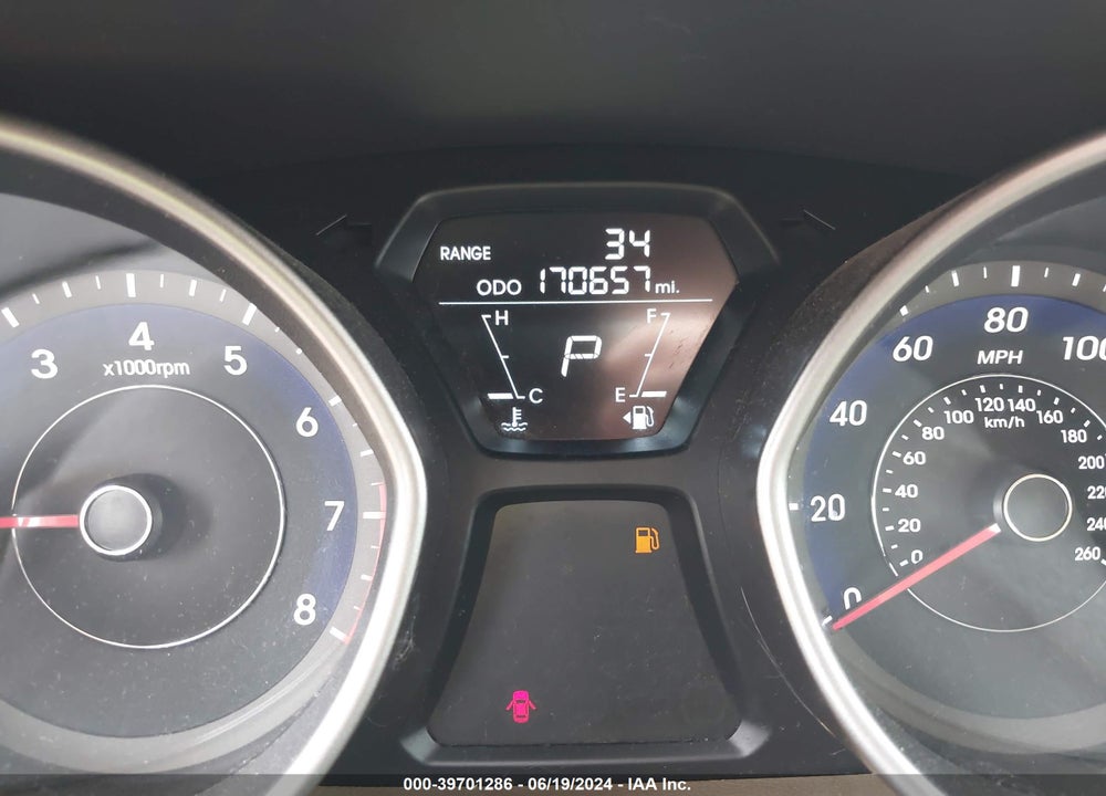 2011 HYUNDAI ELANTRA VIN: 5NPDH4AE7BH050234