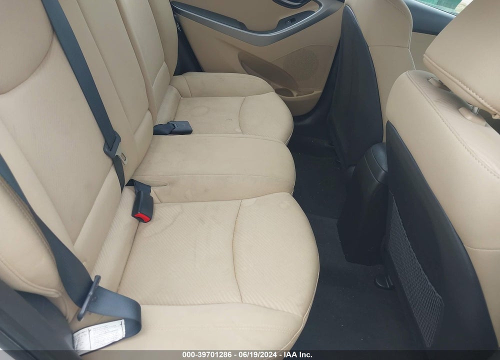 2011 HYUNDAI ELANTRA VIN: 5NPDH4AE7BH050234