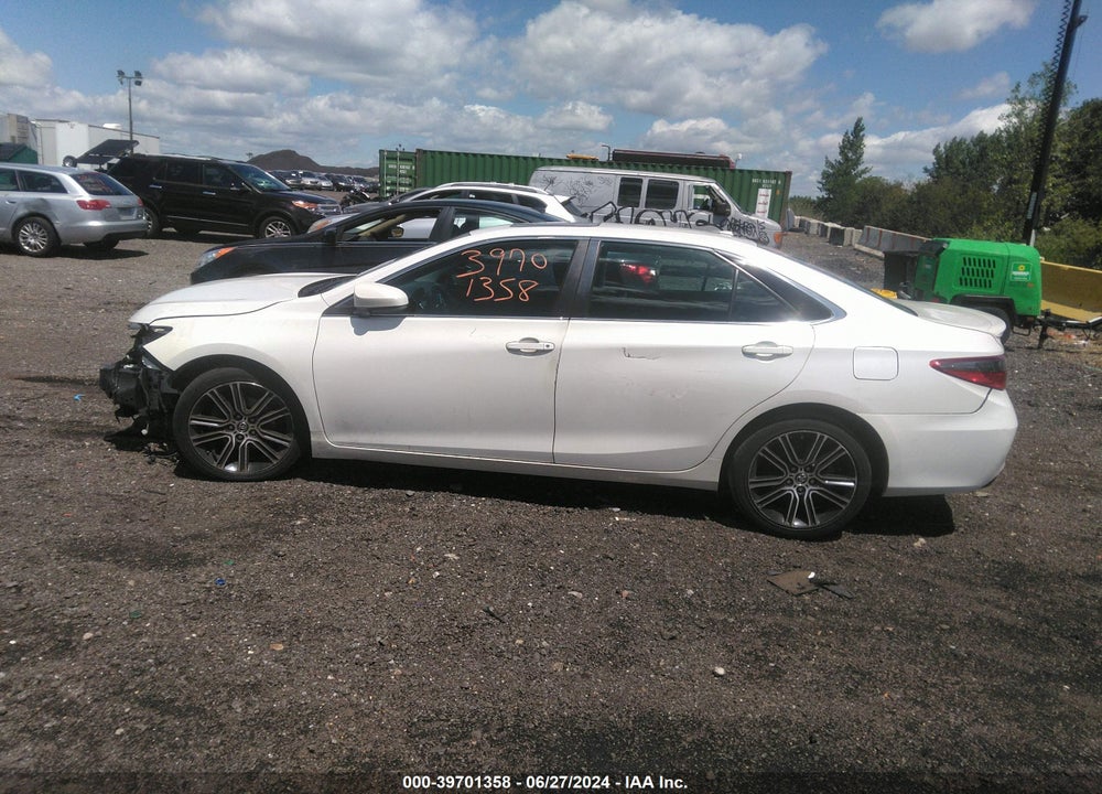 2016 TOYOTA CAMRY SE VIN: 4T1BF1FK1GU157010