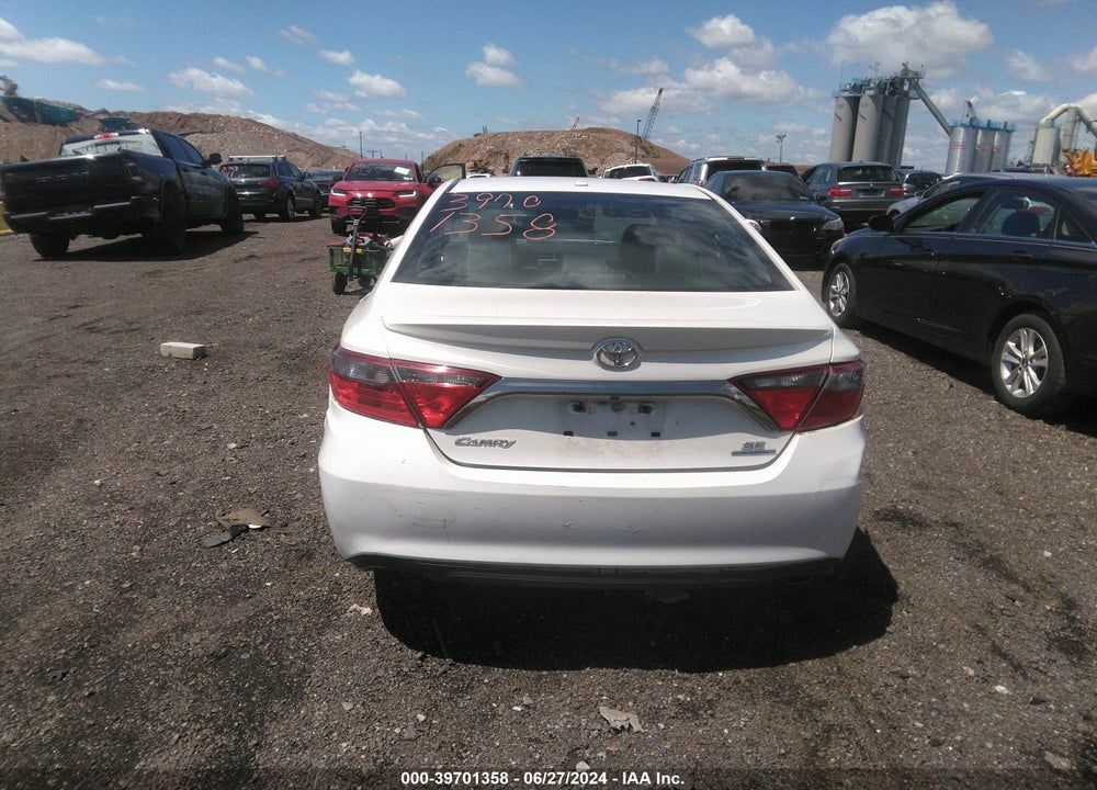 2016 TOYOTA CAMRY SE VIN: 4T1BF1FK1GU157010