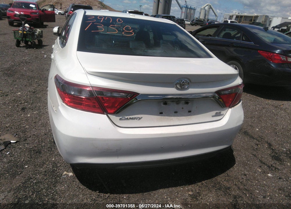 2016 TOYOTA CAMRY SE VIN: 4T1BF1FK1GU157010