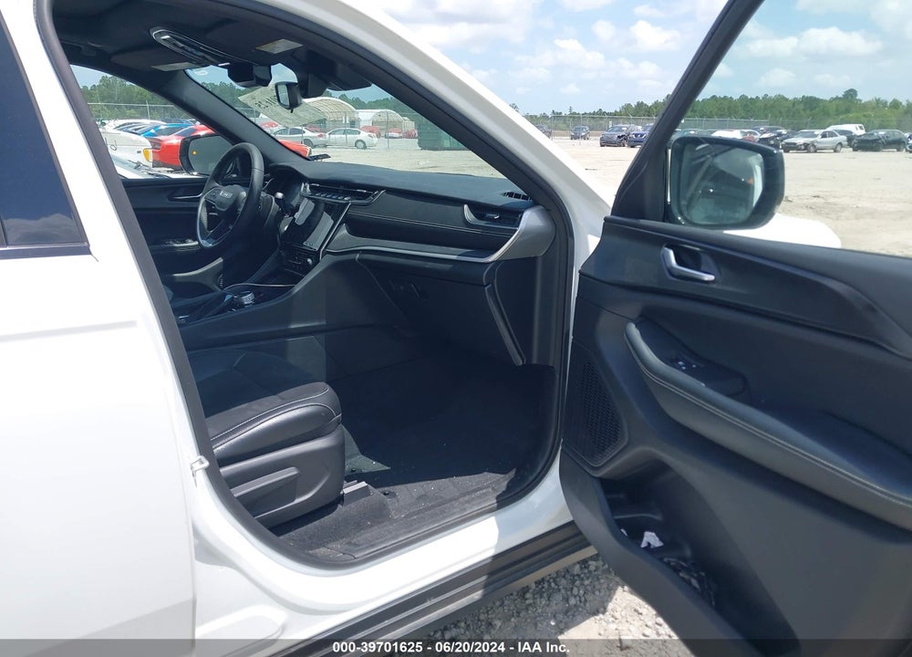2023 JEEP GRAND CHEROKEE L ALTITUDE 4X2 VIN: 1C4RJJAG3P8740286