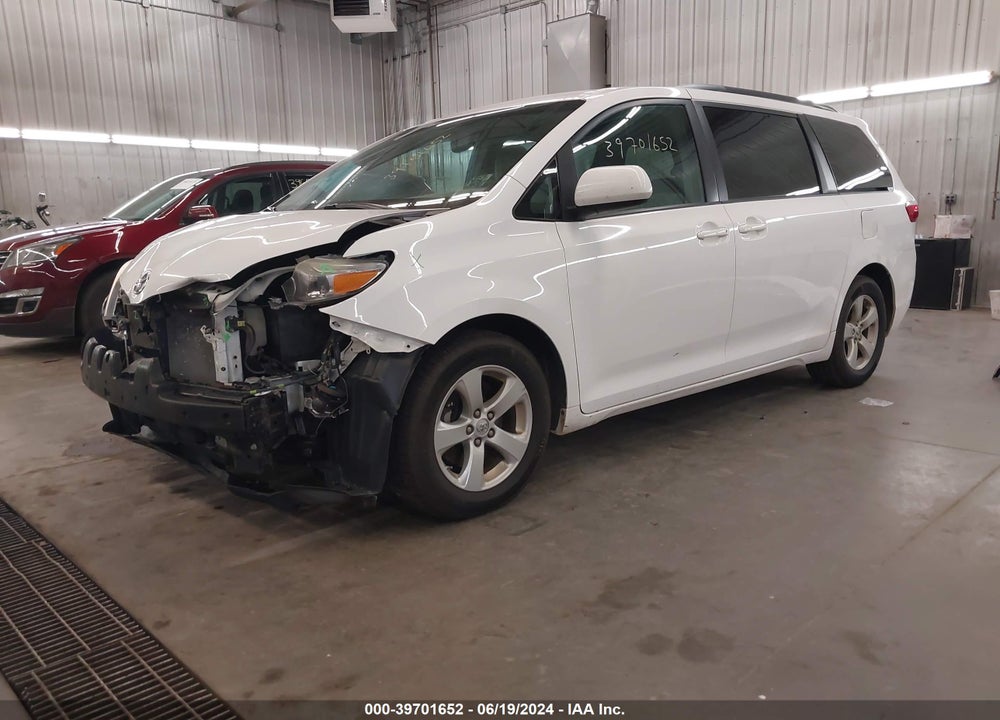 2017 TOYOTA SIENNA LE 8 PASSENGER VIN: 5TDKZ3DC0HS816008