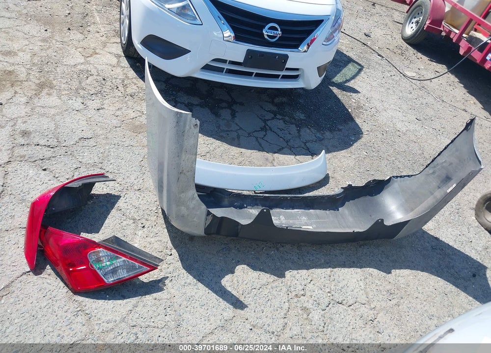2017 NISSAN VERSA 1.6 SV VIN: 3N1CN7AP8HK453373