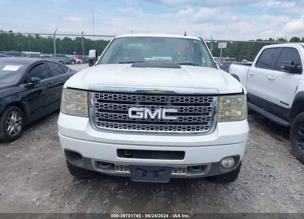 2014 GMC SIERRA 2500HD DENALI VIN: 1GT125E88EF108137