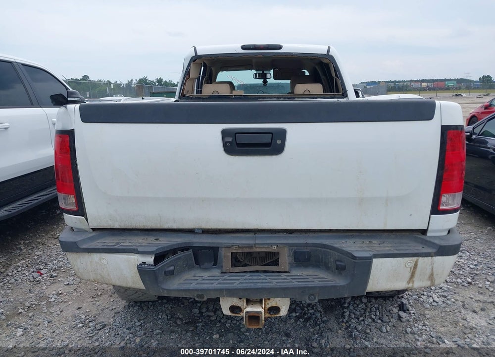2014 GMC SIERRA 2500HD DENALI VIN: 1GT125E88EF108137