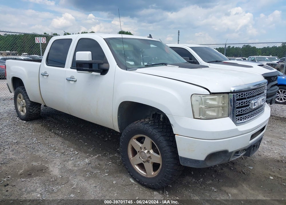 2014 GMC SIERRA 2500HD DENALI VIN: 1GT125E88EF108137