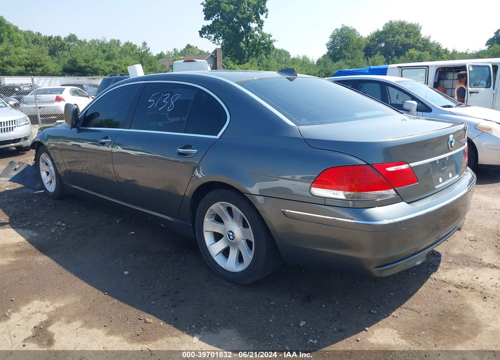 2007 BMW 750LI VIN: WBAHN83527DT75138