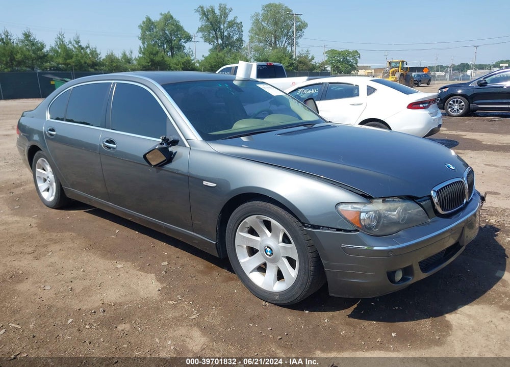 2007 BMW 750LI VIN: WBAHN83527DT75138