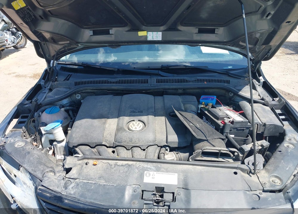 2011 VOLKSWAGEN JETTA 2.5L SE VIN: 3VWDZ7AJ5BM026873
