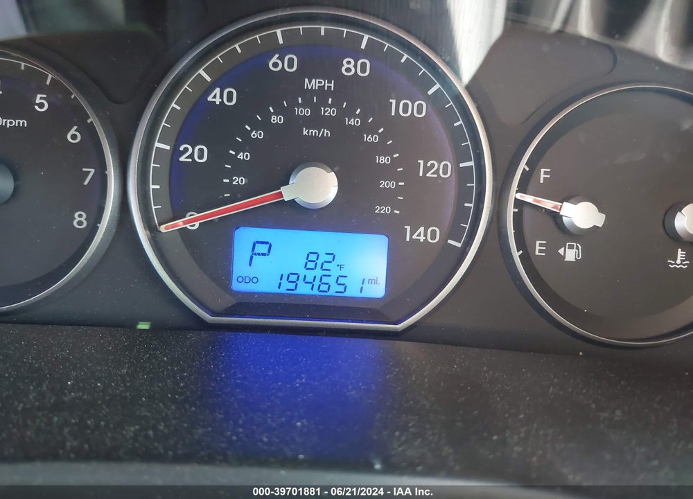 2010 HYUNDAI SANTA FE SE VIN: 5NMSHDAG8AH343208