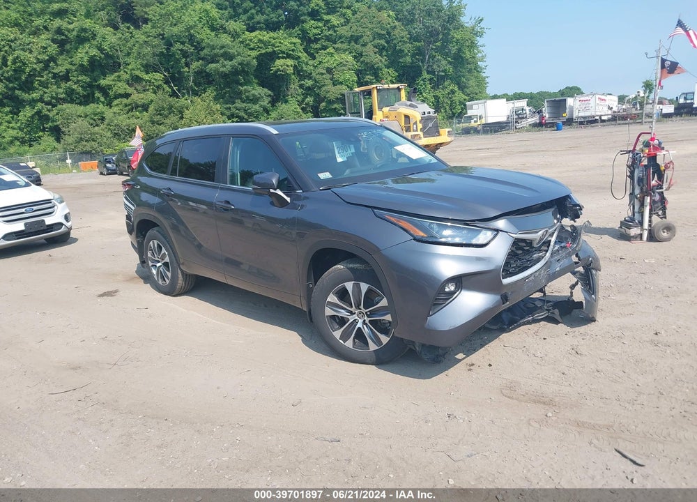 2024 TOYOTA HIGHLANDER XLE VIN: 5TDKDRBH8RS531526