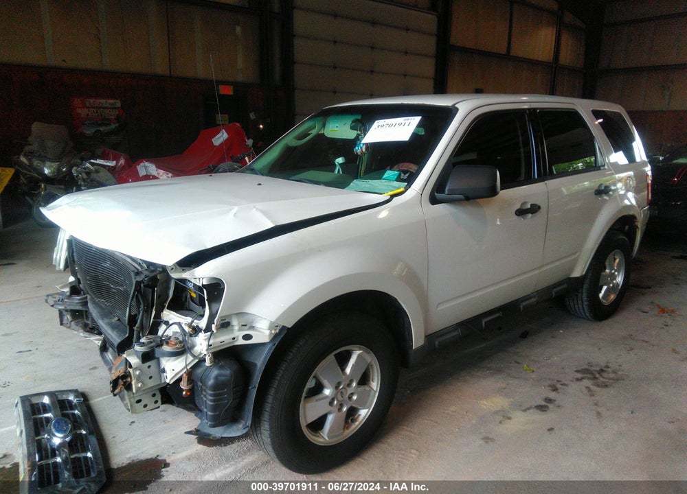 2011 FORD ESCAPE XLS VIN: 1FMCU0C70BKC43109