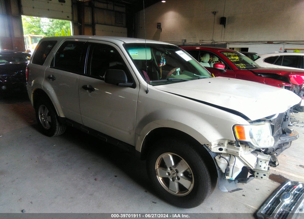 2011 FORD ESCAPE XLS VIN: 1FMCU0C70BKC43109