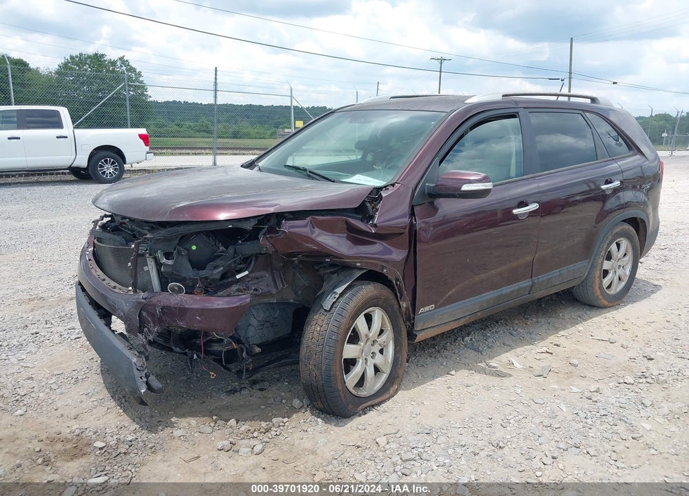 2013 KIA SORENTO LX VIN: 5XYKTCA64DG327781