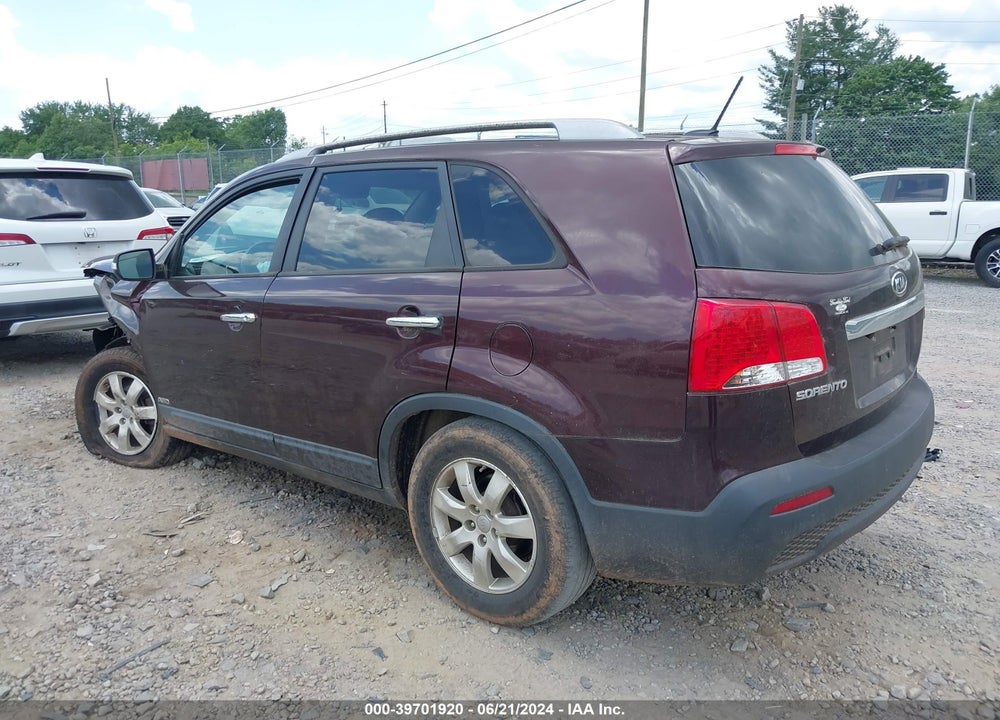 2013 KIA SORENTO LX VIN: 5XYKTCA64DG327781