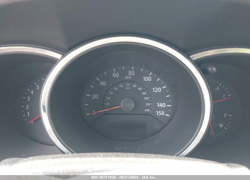 2013 KIA SORENTO LX VIN: 5XYKTCA64DG327781