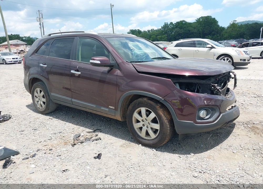 2013 KIA SORENTO LX VIN: 5XYKTCA64DG327781