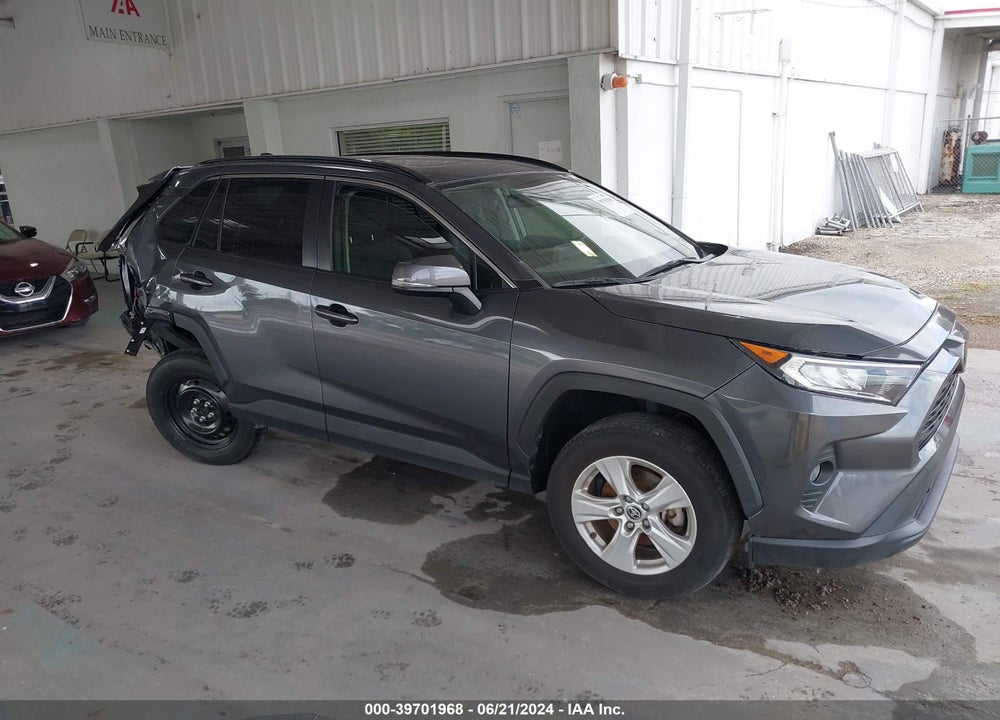 2019 TOYOTA RAV4 XLE VIN: JTMW1RFV3KD038624