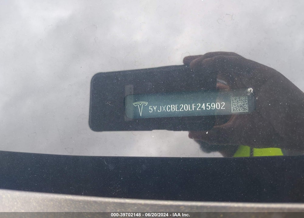 2020 TESLA MODEL X LONG RANGE DUAL MOTOR ALL-WHEEL DRIVE/LONG RANGE PLUS DUAL MOTOR ALL-WHEEL DRIVE VIN: 5YJXCBE20LF245902