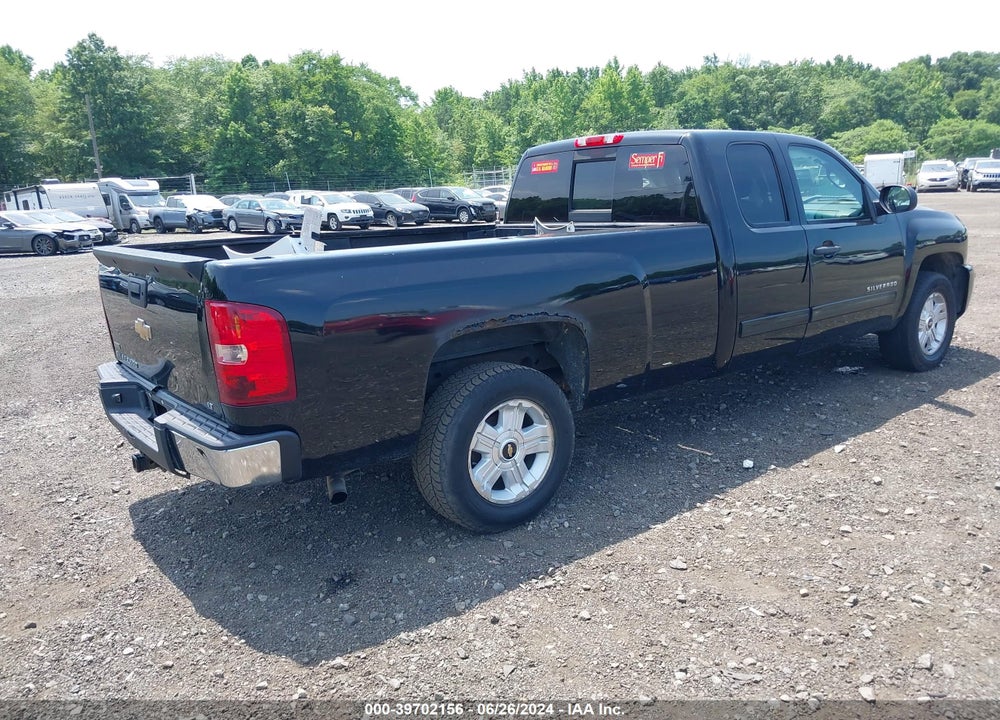 2011 CHEVROLET SILVERADO 1500 LT VIN: 1GCRKSE00BZ408602