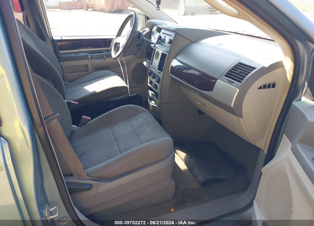 2010 CHRYSLER TOWN & COUNTRY TOURING VIN: 2A4RR5D19AR284677