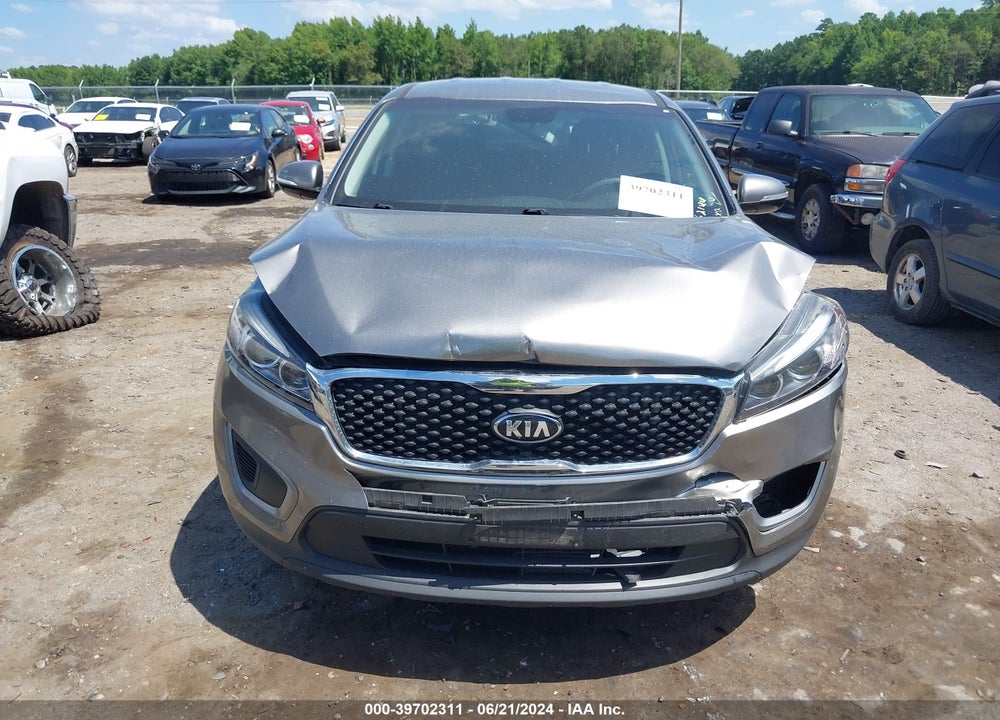 2016 KIA SORENTO 2.4L L VIN: 5XYPG4A30GG081581