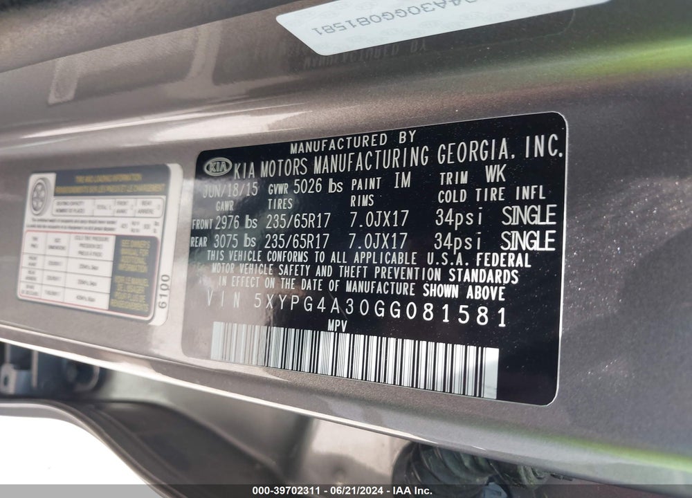 2016 KIA SORENTO 2.4L L VIN: 5XYPG4A30GG081581