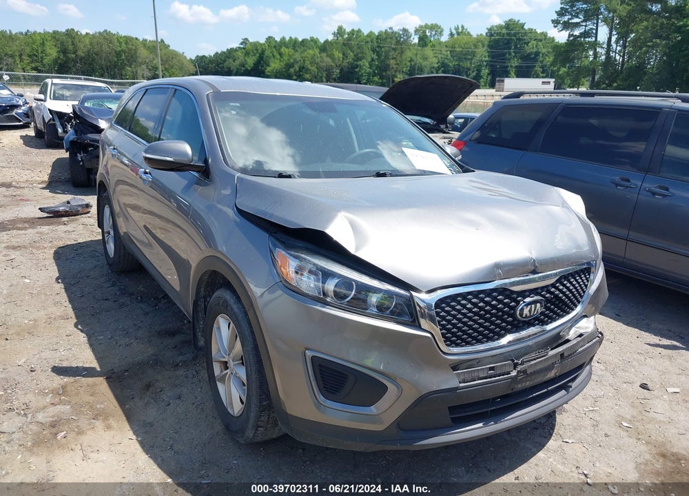 2016 KIA SORENTO 2.4L L VIN: 5XYPG4A30GG081581