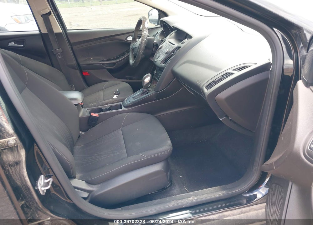 2017 FORD FOCUS SE VIN: 1FADP3F28HL253798