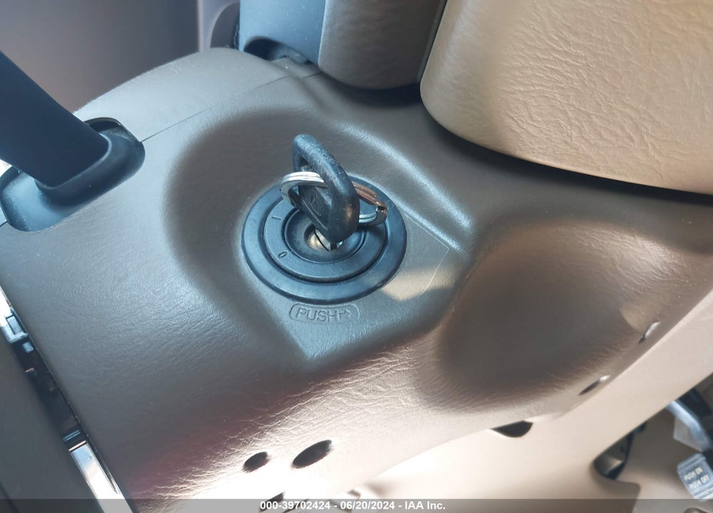 2005 ACURA MDX VIN: 2HNYD18685H528517