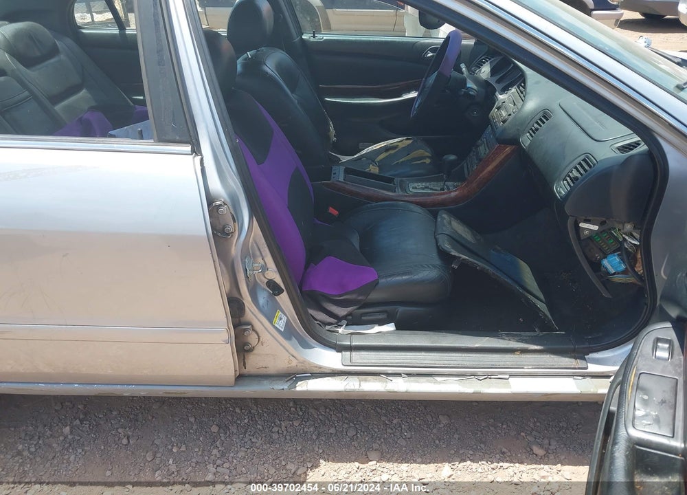 2000 ACURA TL 3.2 VIN: 19UUA5661YA053062
