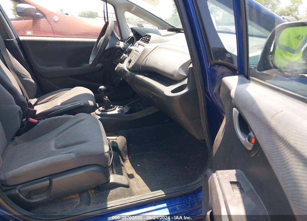 2010 HONDA FIT VIN: JHMGE8G2XAS011906