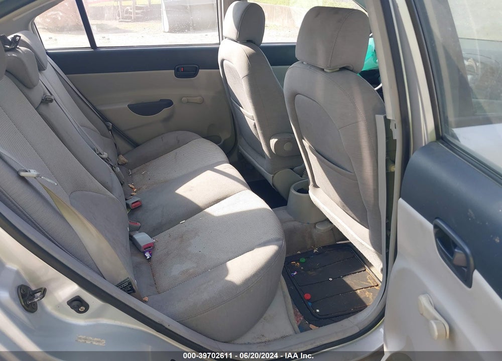 2006 HYUNDAI ACCENT GLS VIN: KMHCN46C16U017653