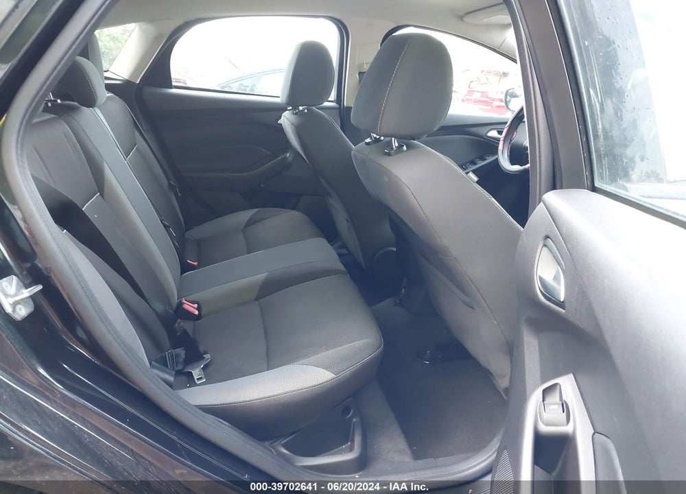 2014 FORD FOCUS VIN: 1FADP3K24EL371185