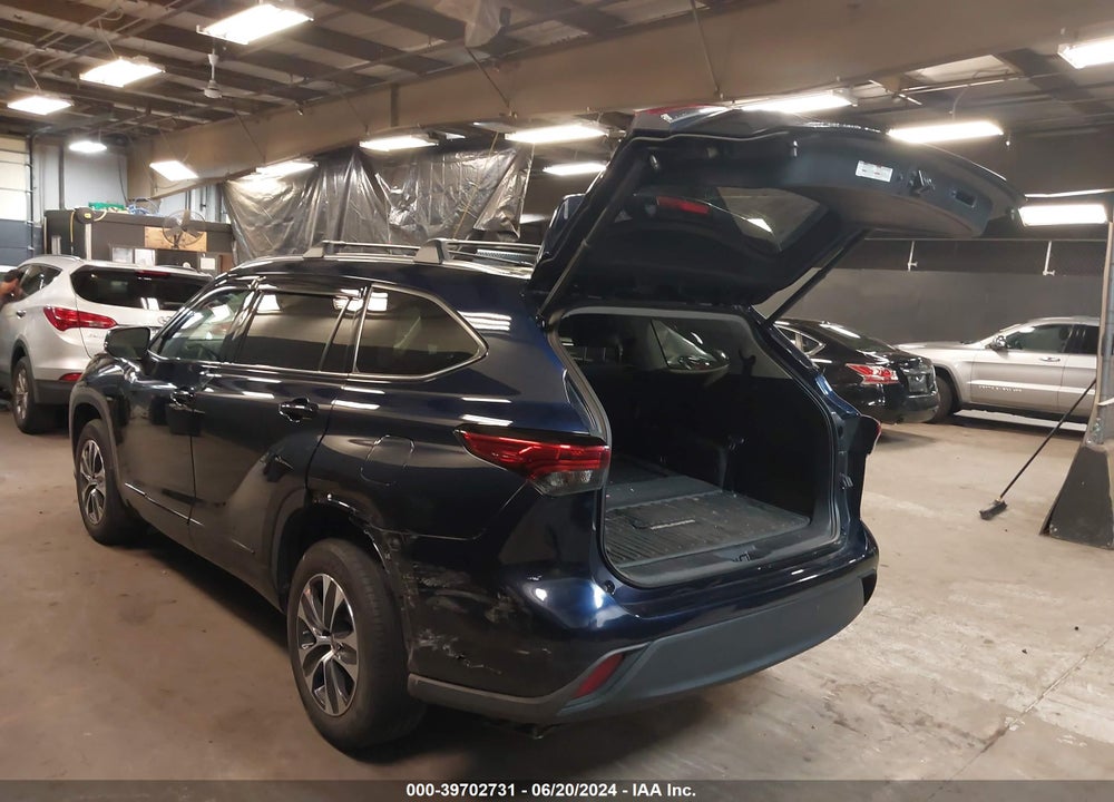 2021 TOYOTA HIGHLANDER XLE VIN: 5TDGZRBH0MS154710