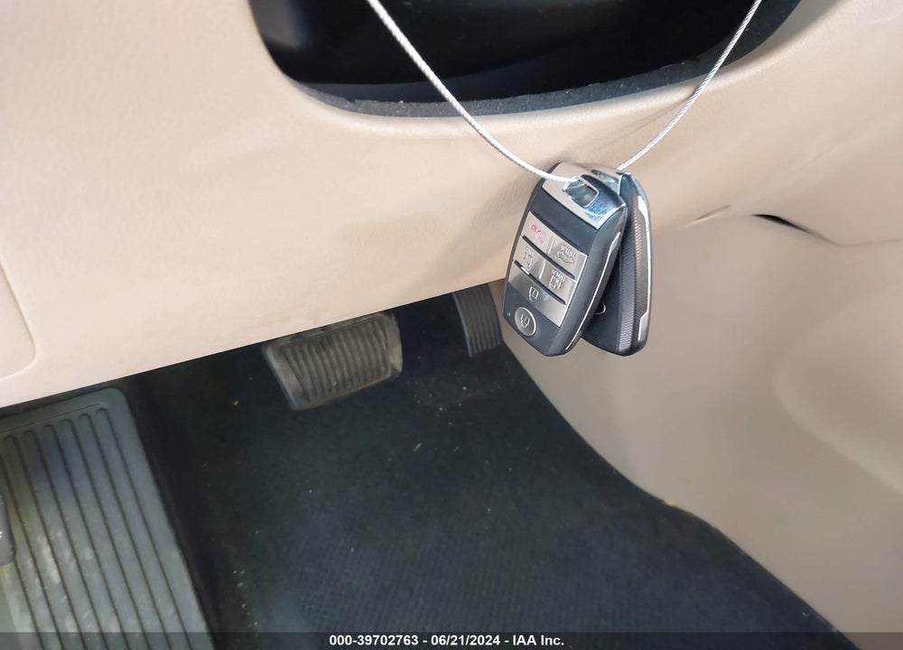 2017 KIA SEDONA EX VIN: KNDMC5C17H6335081