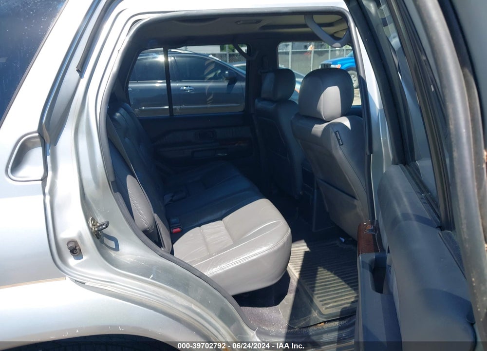 1999 INFINITI QX4 VIN: JNRAR07Y2XW069401