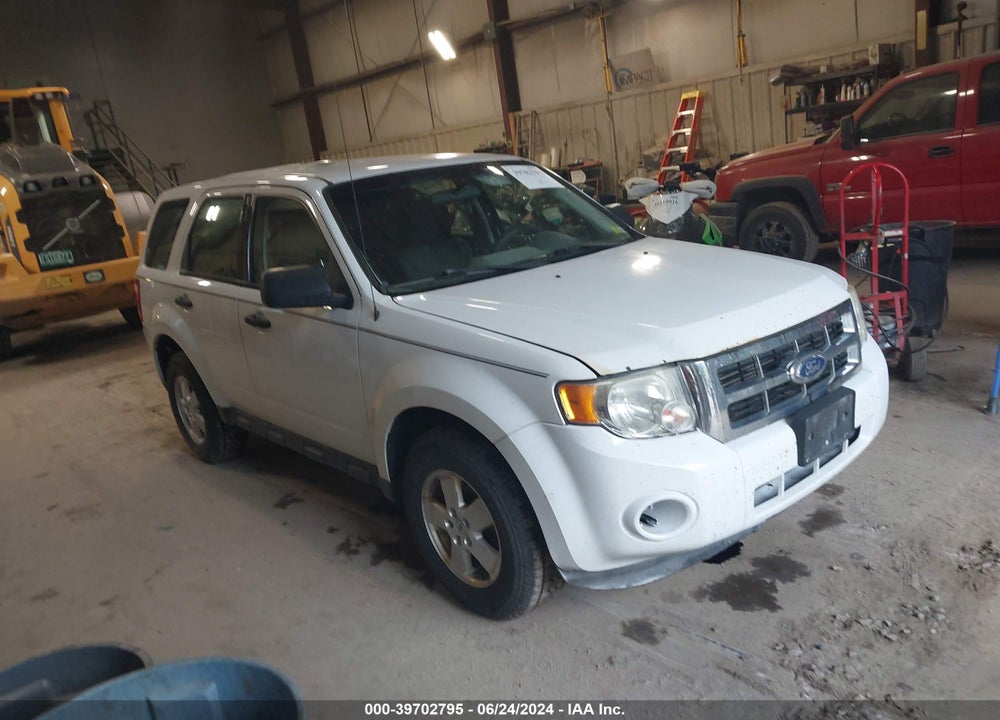 2011 FORD ESCAPE XLS VIN: 1FMCU9C76BKA44733